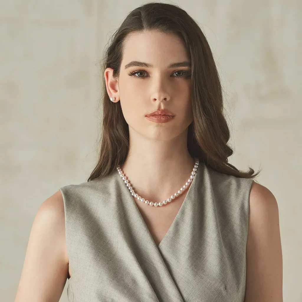 Model wearing Akoya Pearls on the Luna Necklace from Bernhard H. Mayer