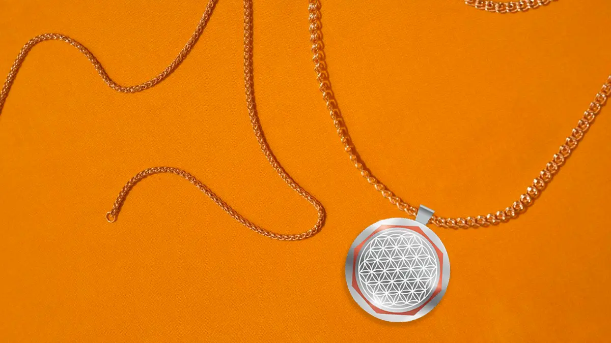 Elevate Your Holiday Season With This Qnet Gift Guide 2 Amezcua Chi Pendant 4 on a gold chain for you to gift a good life with this favourite QNET product